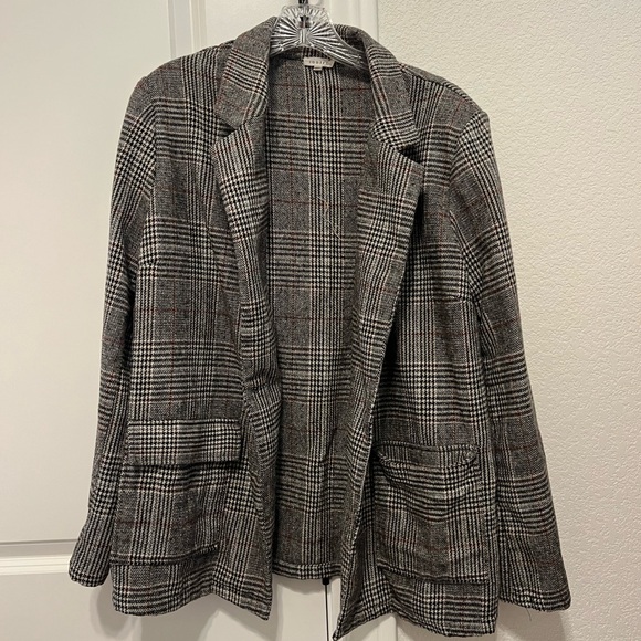 JODIFL Jackets & Blazers - JODIFL Plaid Blazer with Shoulder Pads and Front Pockets